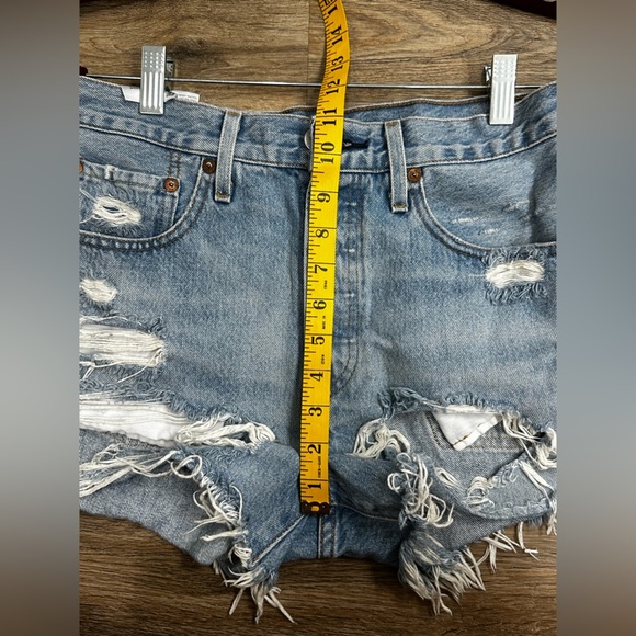 Levi's Premium 501 Button Fly W26 Light Blue Women Jean Shorts Frayed Distressed - Picture 8 of 8